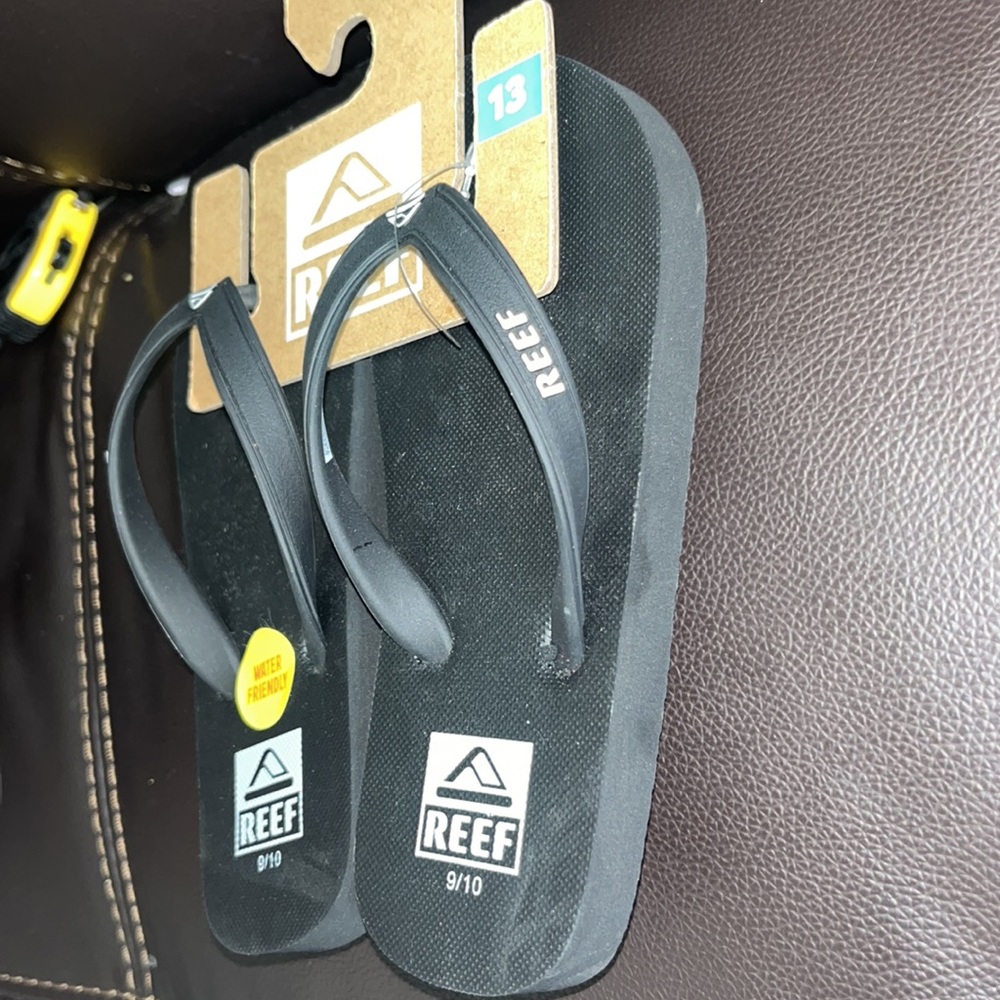 Reef black sandals size kids 9/10 NWT - Picture 3 of 4